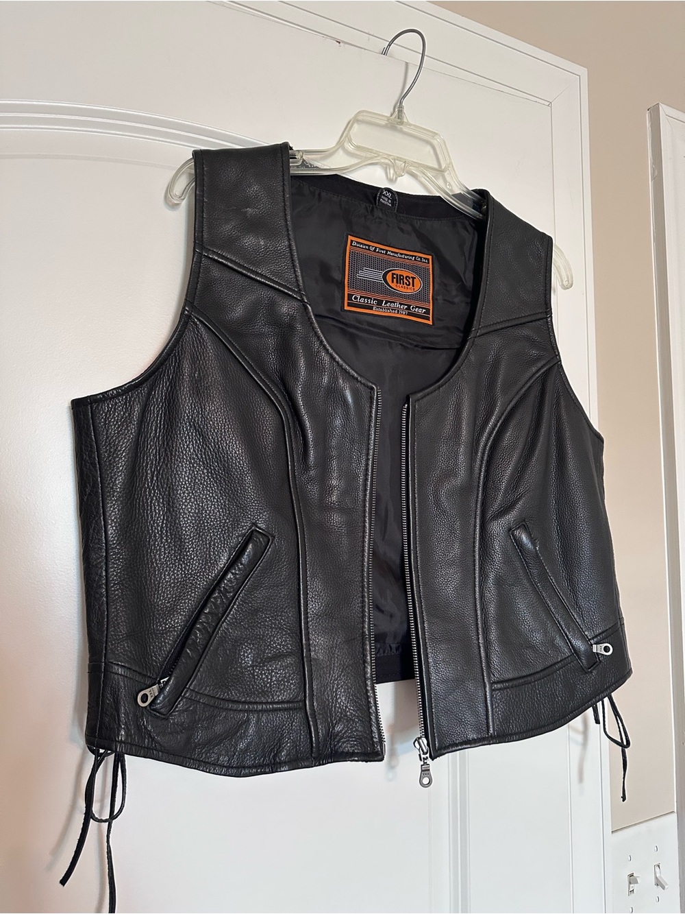 Womenโs Size XXL Genuine Leather Vest